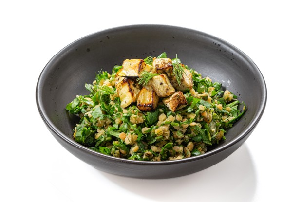 Чечевица с тартаром из трав и подсолнечным маслом