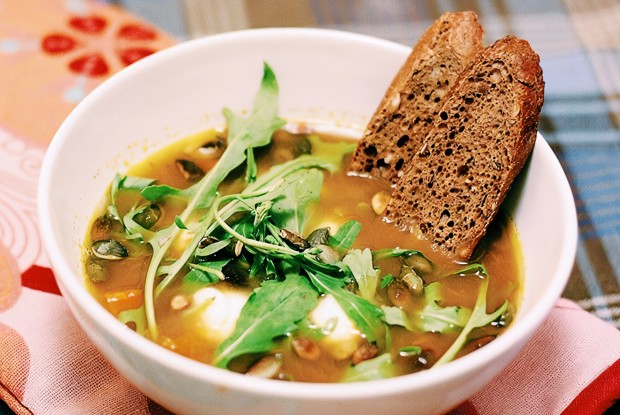 Чечевичная похлебка с тыквой и моцареллой