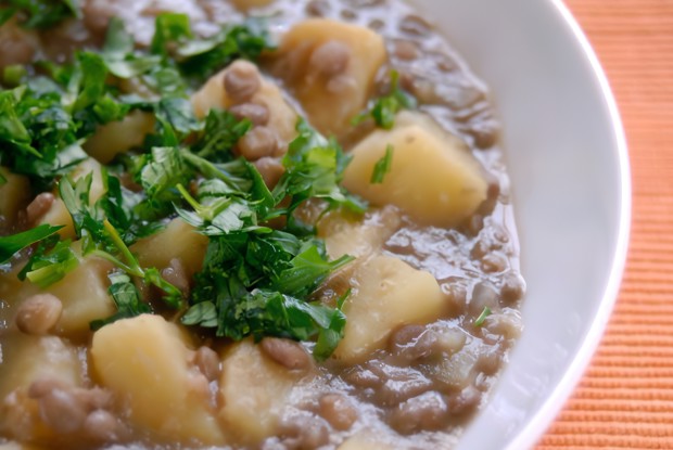 Чечевичная похлебка с зеленым горошком