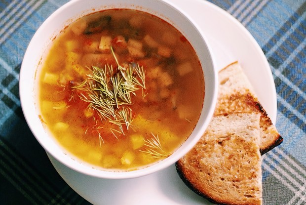 Чечевичный суп с цукини и маслятами