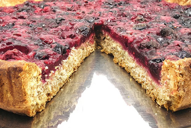 Черничный пирог с имбирным тестом