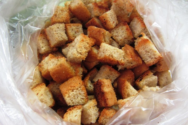 Чесночные крутоны