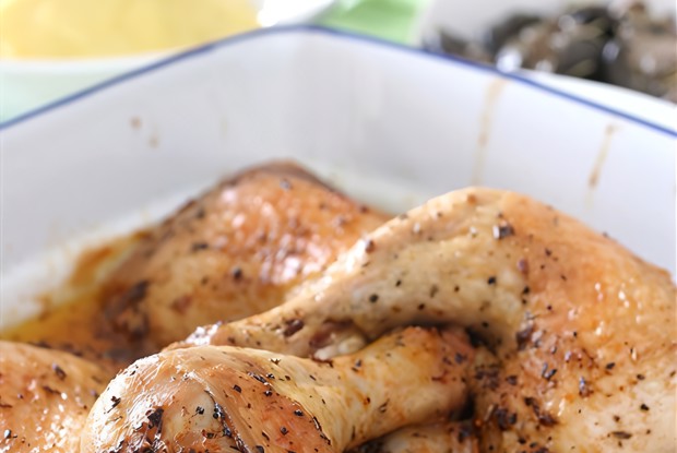 Чесночно-лимонная курица на гриле с розмарином