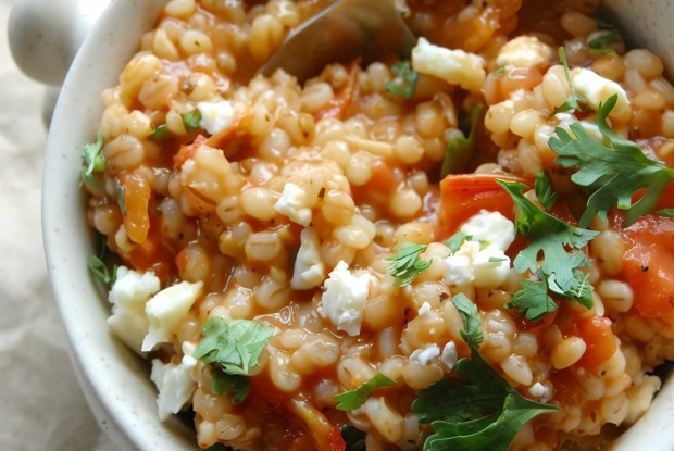 Чесночно-томатное ризотто из перловки