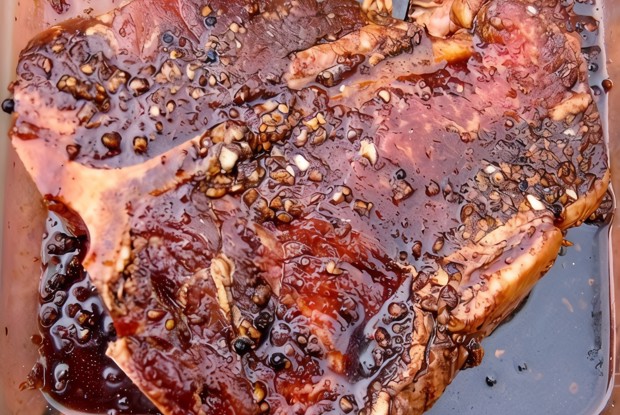 Чесночно-винный маринад для говядины и курицы