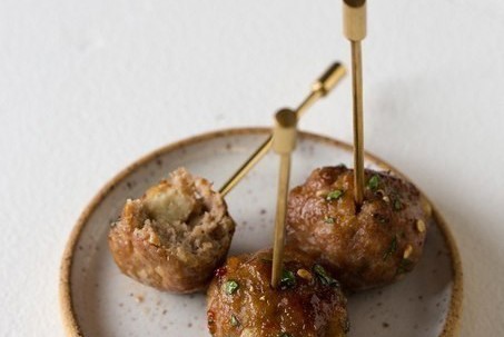 Чесночные фрикадельки с имбирем под сладким соусом