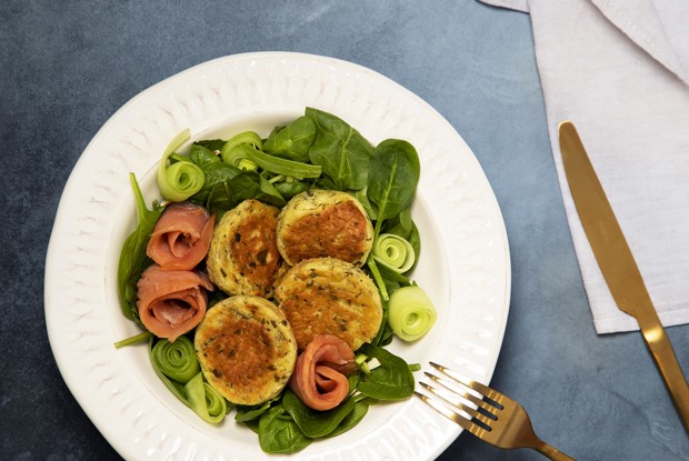 Чесночные сырники со шпинатом