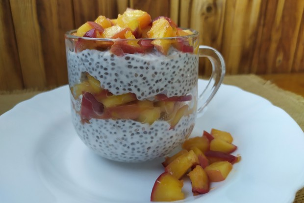 Чиа-десерт с нектаринами