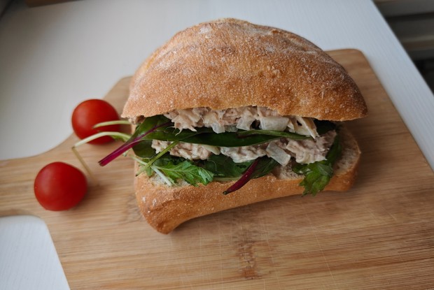 Чиабатта с тунцом