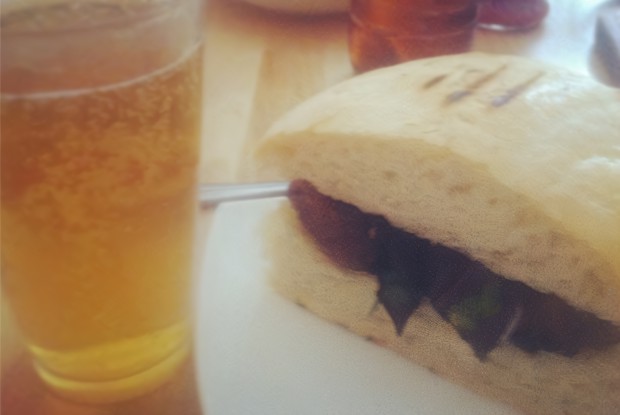 Чиабатта со свининой по-китайски