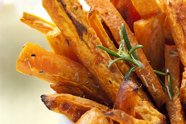 Чипсы из сладкого картофеля с ароматом мескитового дерева