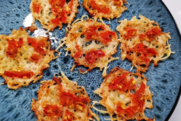 Чипсы из козьего сыра