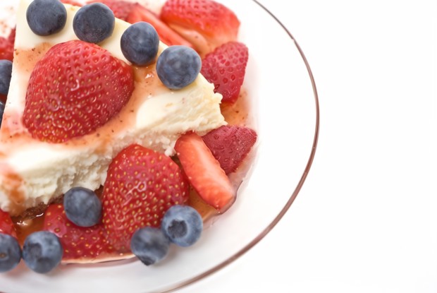 Чизкейк из рикотты со свежими ягодами