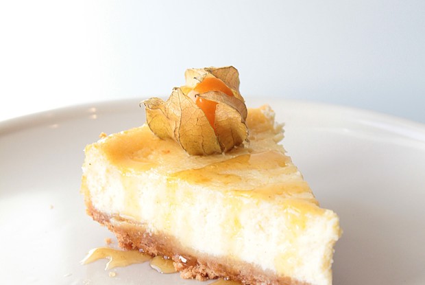 Чизкейк с физалисом