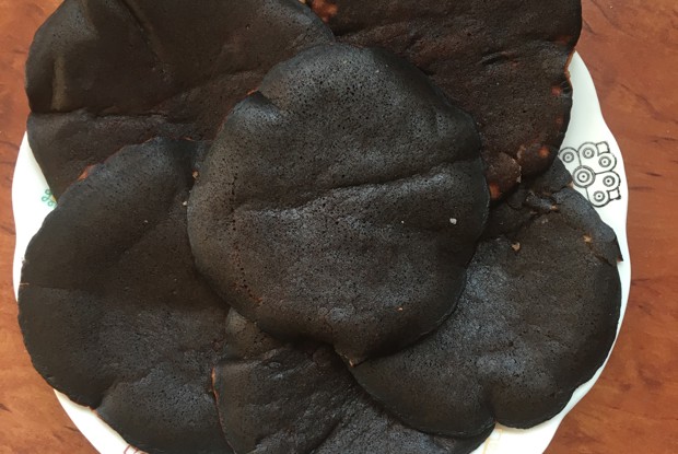 Чёрные оладьи