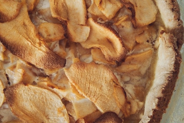 Цветаевский яблочный пирог на песочном тесте со сливочным кремом