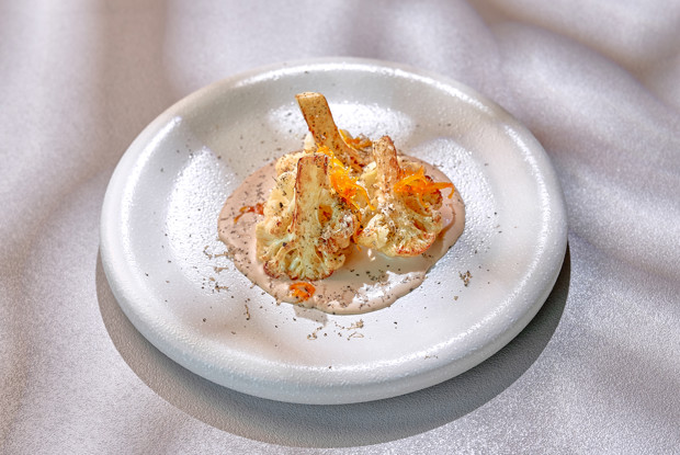 Цветная капуста с соусом тоннато