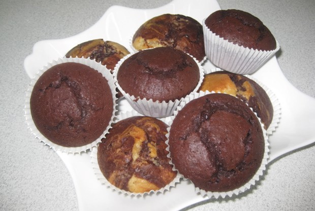 Цветущие пестрые маффины