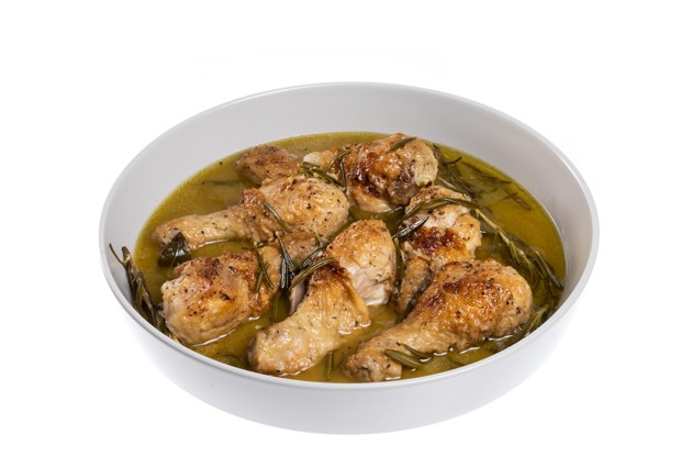 Цыпленок с розмарином и белым вином