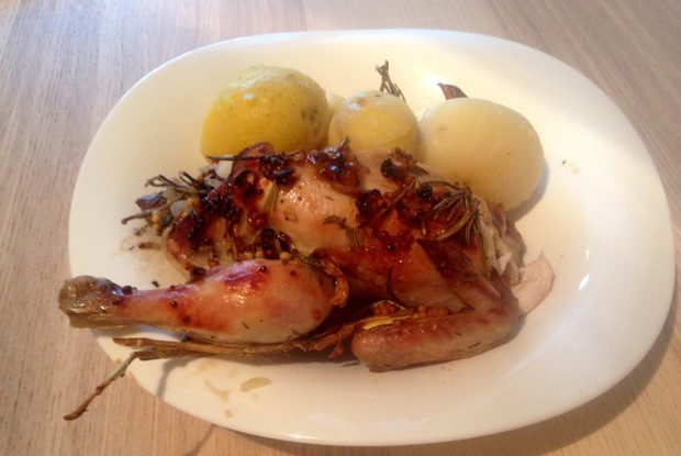 Цыпленок запеченный под соусом из компота