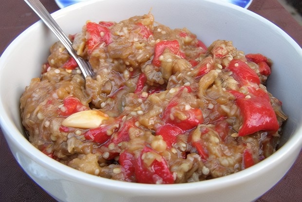 Дачный соус из овощей на костре