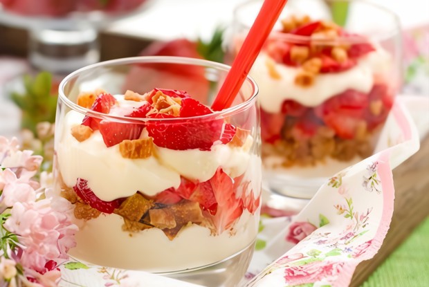 Десерт из клубники с амаретто