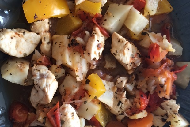 Диетическая тушеная куриная грудка с сельдереем