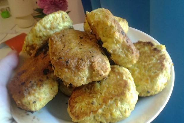 Диетические куриные котлеты с морковью