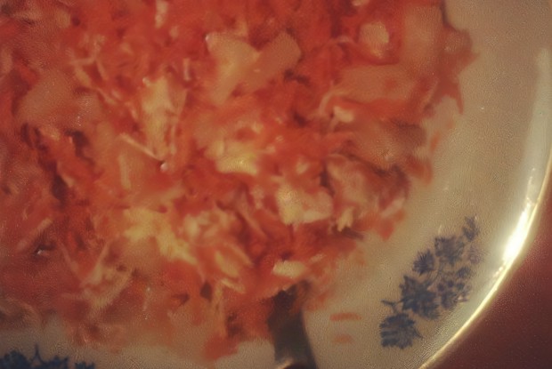 Диетический салат с курицей и ананасами