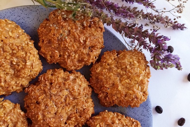 Диетическое овсяное печенье с кунжутом