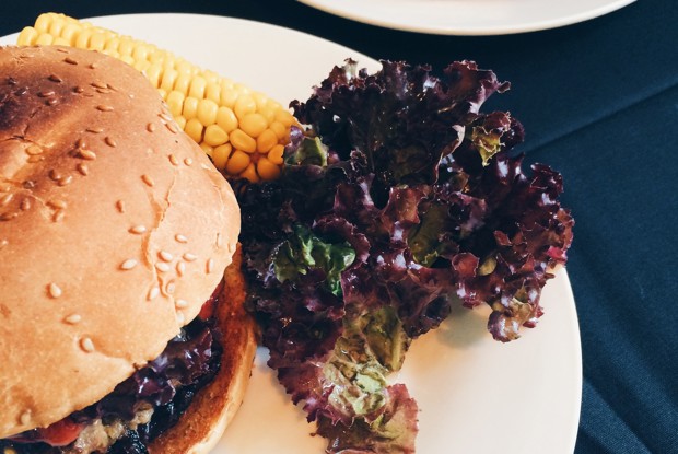 Домашние бургеры в итальянском стиле