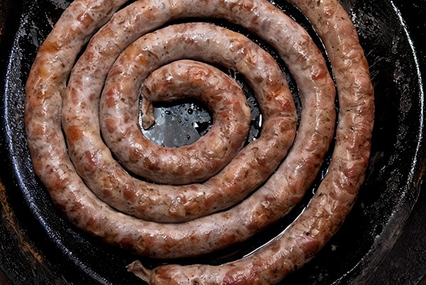 Домашние колбаски на гриле