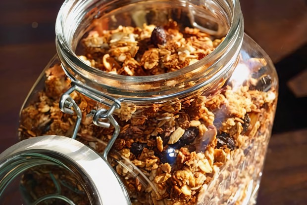 Домашние мюсли с орехами и какао