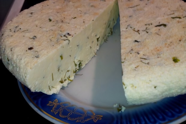 Домашний творог с зеленью