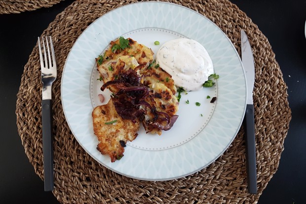 Драники с карамелизированным луком