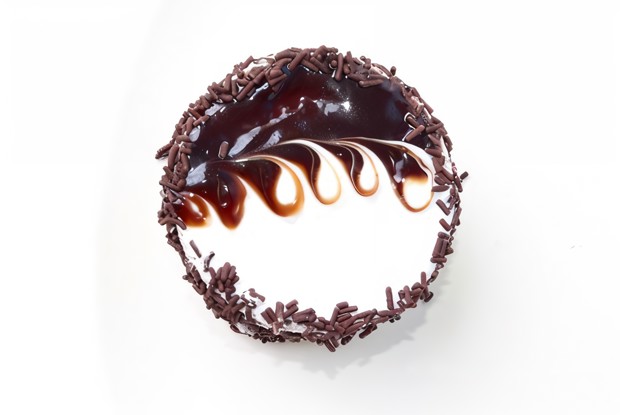 Двухцветные пирожные