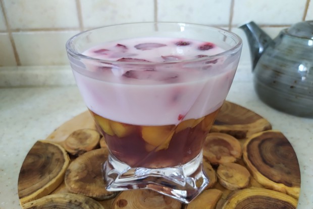 Двухслойное желе с фруктами