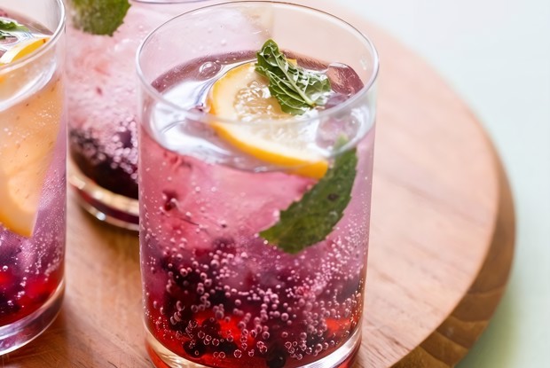 Ежевичный джин-тоник