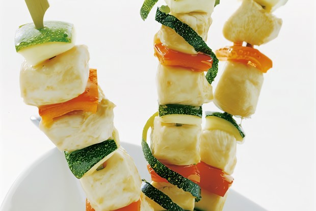 «Ежик» из куриных грудок и цитрусовых