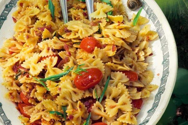 Фарфалле с боттаргой из воблы