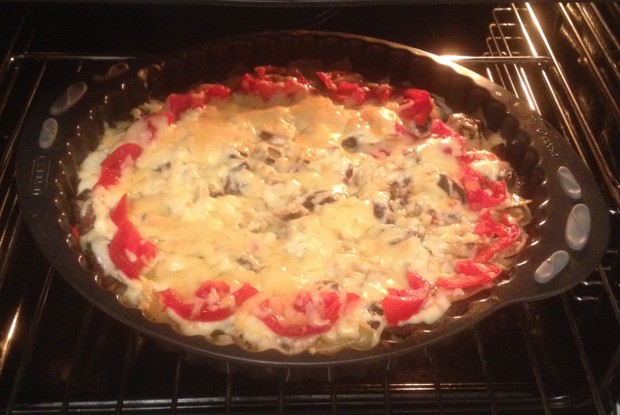 Фарфалле, запеченные с говядиной, в соусе бешамель