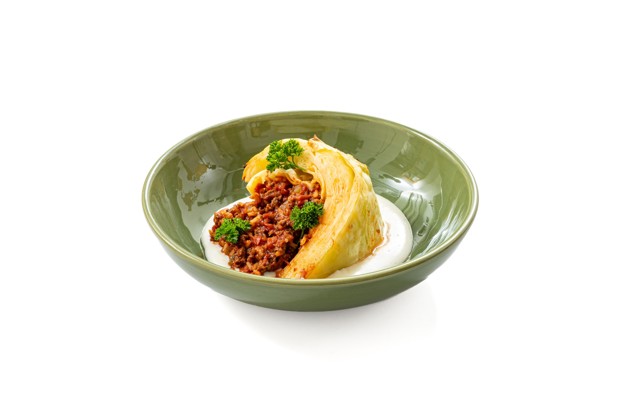 Фаршированная капуста с соусом бешамель