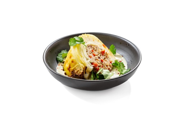 Фаршированная капуста с соусом карри