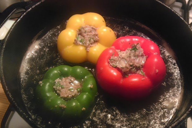 Фаршированные перцы в бульоне