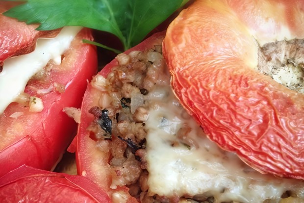 Фаршированные помидоры с гречкой