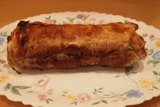 Фаршированный мясной рулет