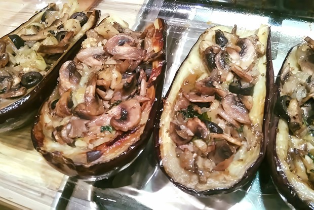 Фаршированные баклажаны с грибами