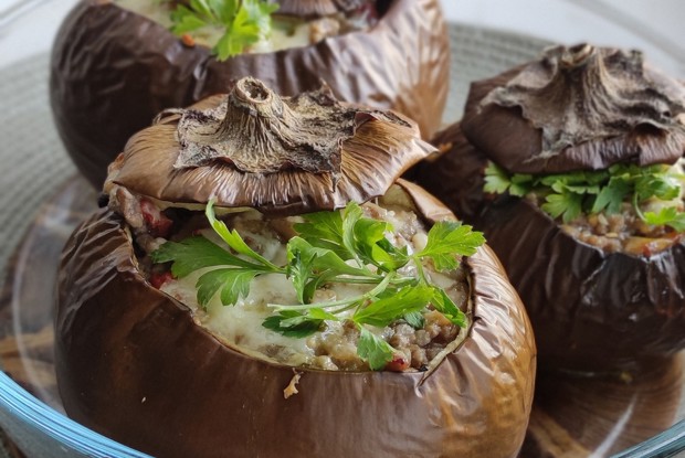 Фаршированные круглые баклажаны