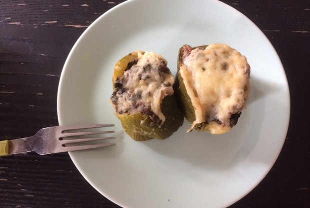 Фаршированный кабачок с печенью и шпинатом