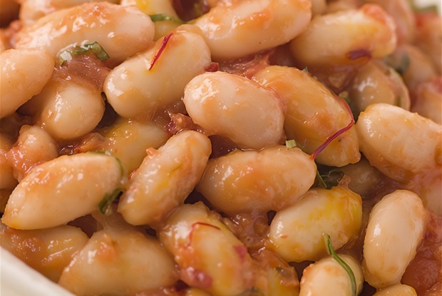 Фасоль каннеллини с чесноком и шалфеем